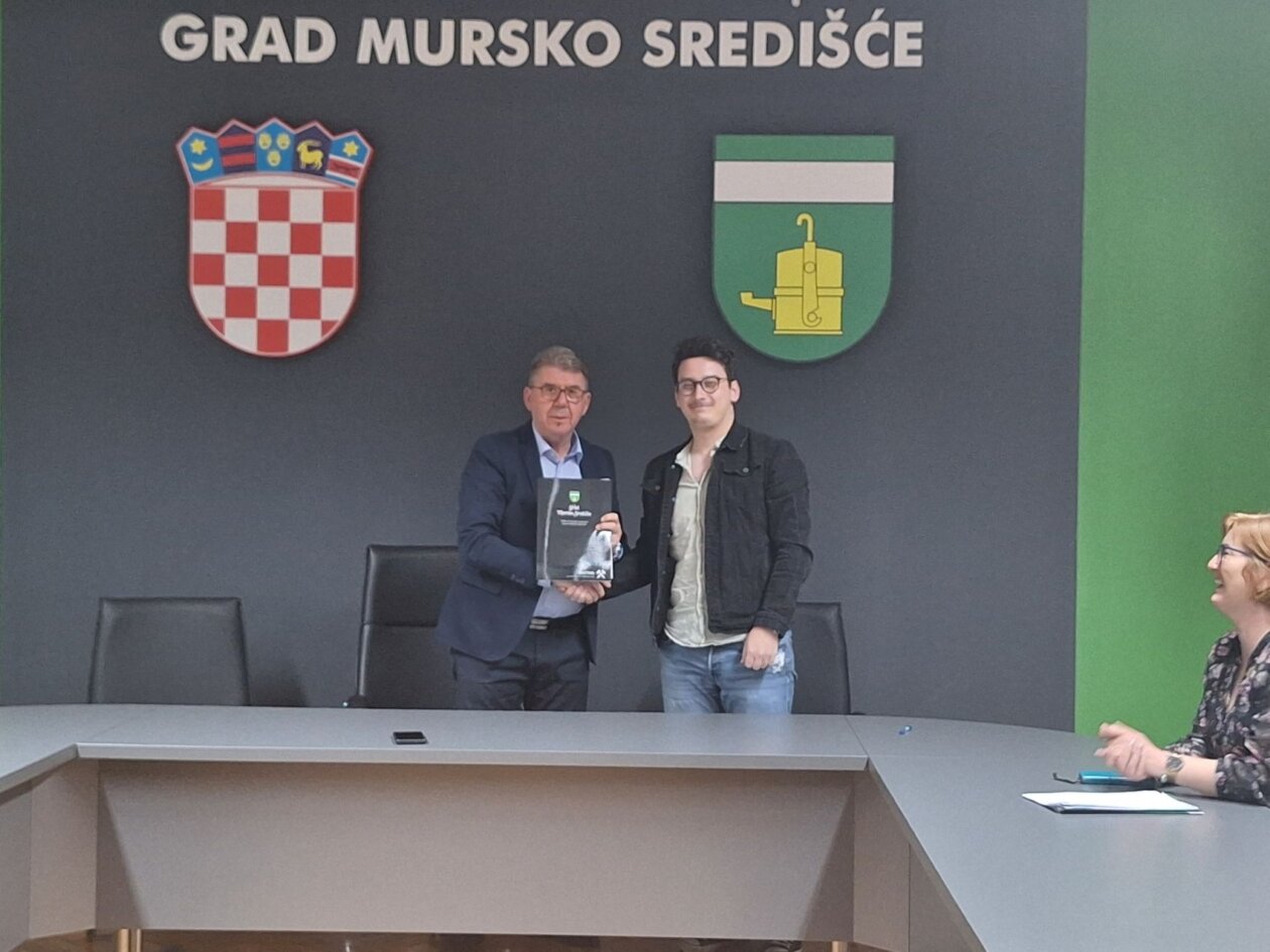 Mursko Središće ulaže u budućnost Poticaji za stanovanje mladih obitelji (5) Mursko Središće ulaže u budućnost Poticaji za stanovanje mladih obitelji (8)