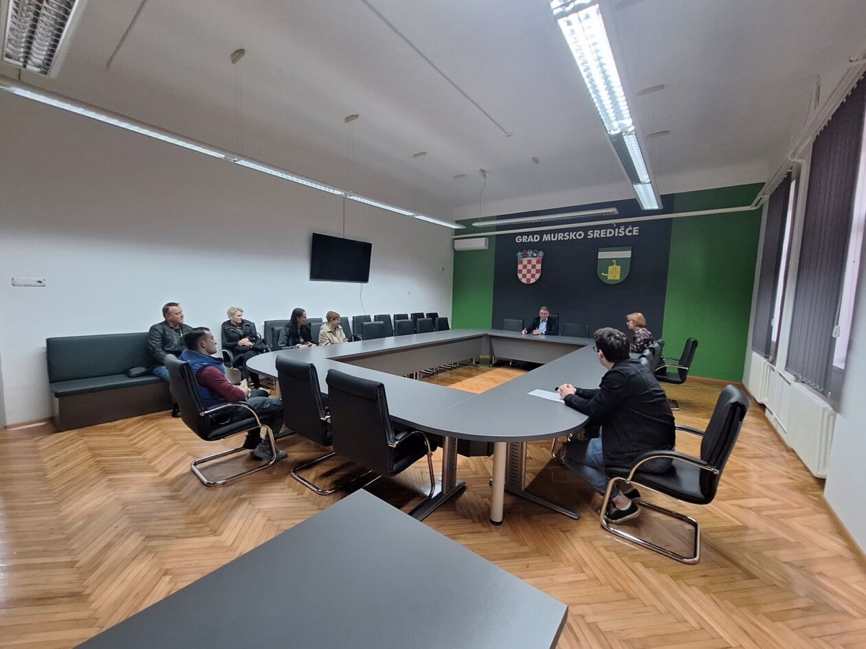 Mursko Središće ulaže u budućnost Poticaji za stanovanje mladih obitelji (8) Mursko Središće ulaže u budućnost Poticaji za stanovanje mladih obitelji (8)