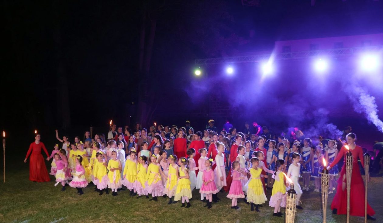 NA DLANU JEZERA Perivoj Zrinskih oživio glazbom i plesom (2)
