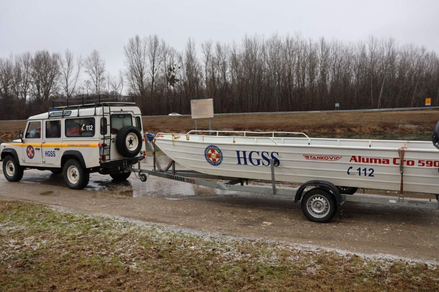 NADA NE PRESTAJE Prijatelji pomažu policiji, vatrogascima i HGSS-u u traženju Josipa Špoljara (3) NADA NE PRESTAJE Prijatelji pomažu policiji, vatrogascima i HGSS-u u traženju Josipa Špoljara (3)