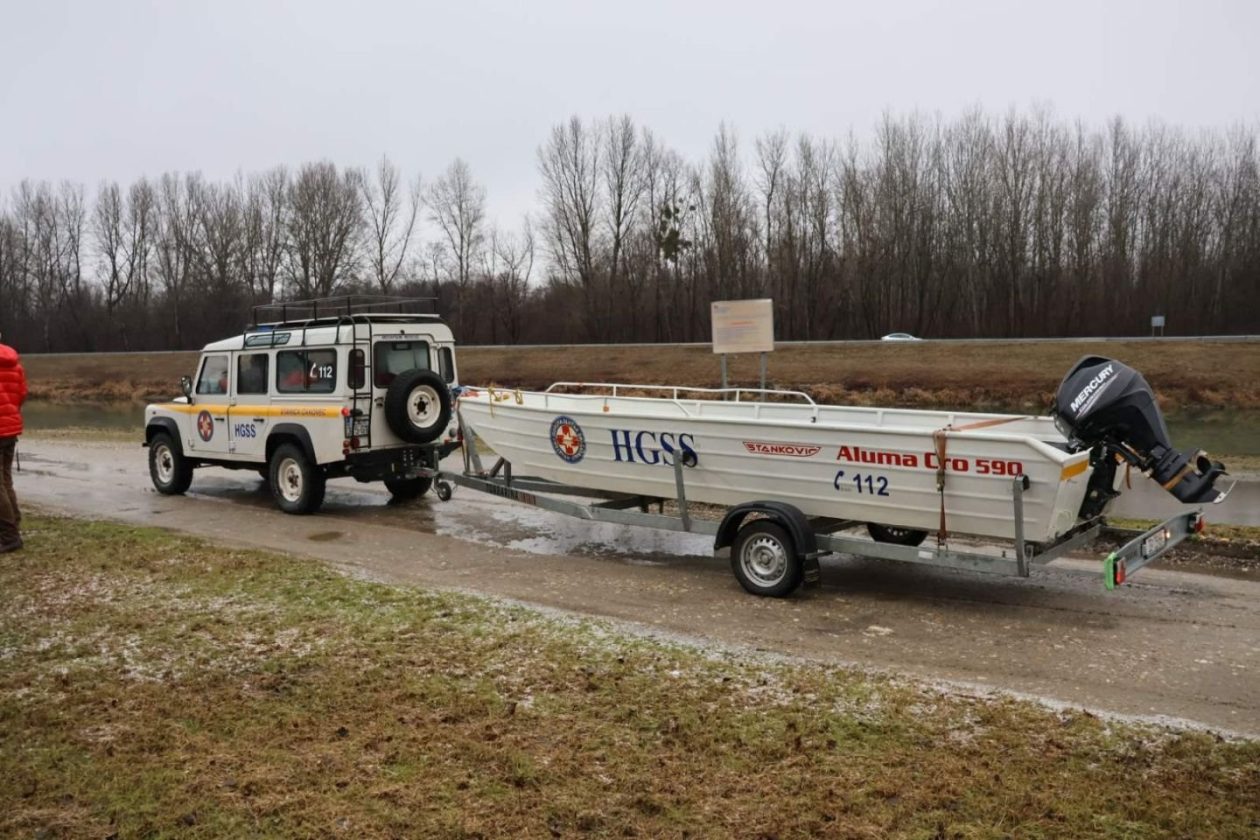 NADA NE PRESTAJE Prijatelji pomažu policiji, vatrogascima i HGSS-u u traženju Josipa Špoljara (6)