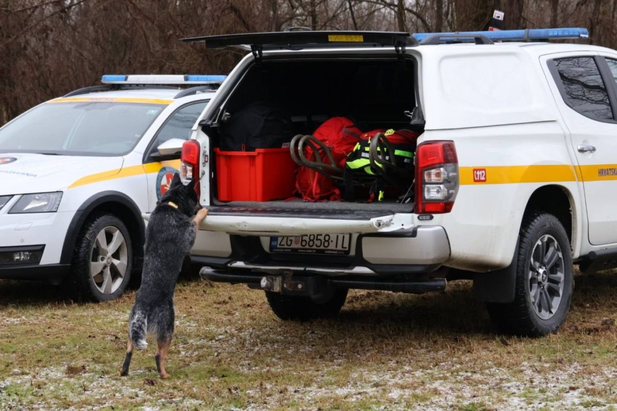 NADA NE PRESTAJE Prijatelji pomažu policiji, vatrogascima i HGSS-u u traženju Josipa Špoljara (7)