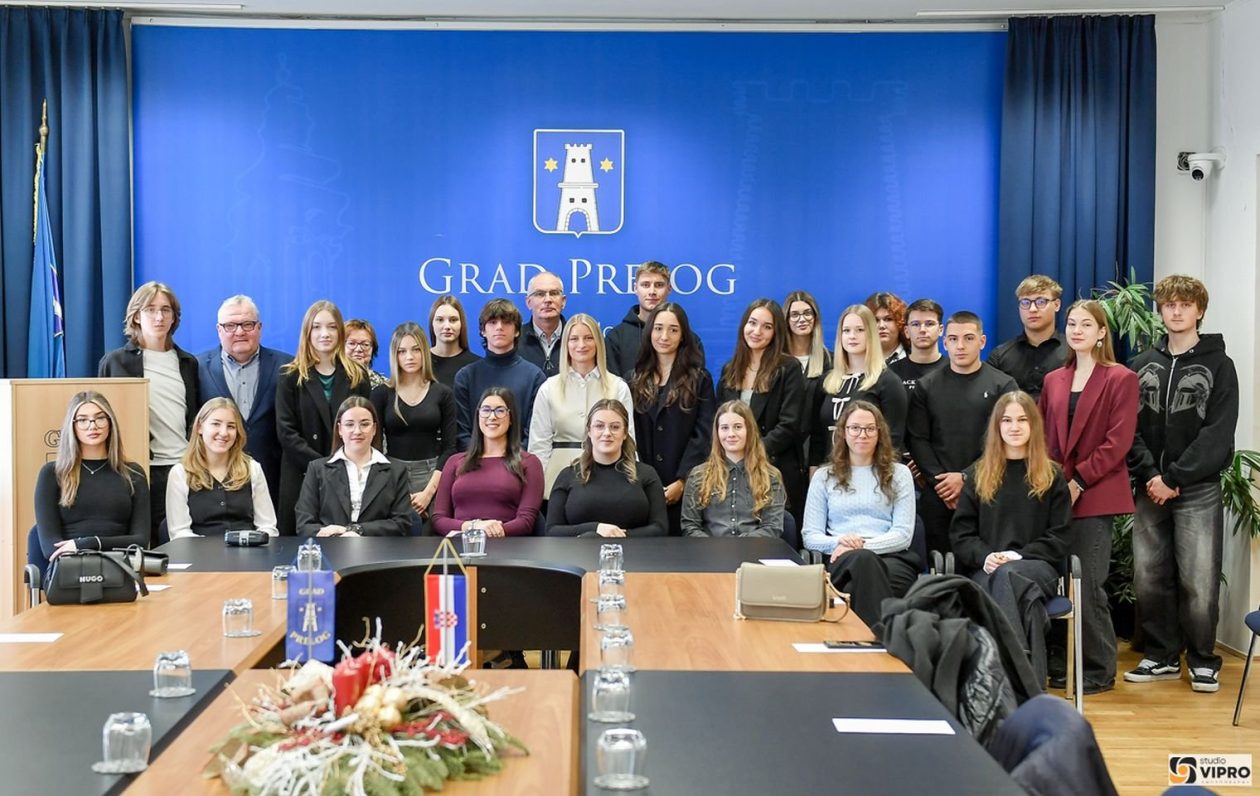 NAGRADE NAJBOLJIMA Grad Prelog nagradio uspješne učenike i studente (13) NAGRADE NAJBOLJIMA Grad Prelog nagradio uspješne učenike i studente (13)