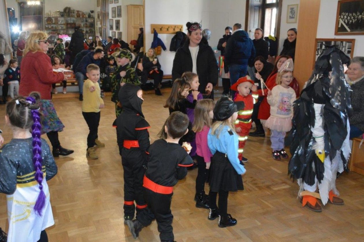 NAJBOLJA MASKA Mali Liam Žinić osvojio titulu na dobravskom fašenjku (4) NAJBOLJA MASKA Mali Liam Žinić osvojio titulu na dobravskom fašenjku (4)