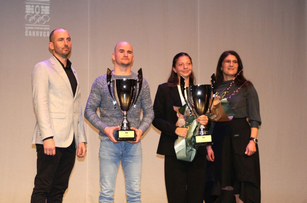 NAJBOLJI RUŽIĆ-UDE