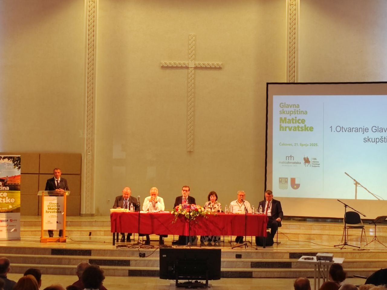 NAJMLAĐI ČLAN Zoran Turk ušao u Glavni odbor Matice s rekordnim brojem glasova (4) NAJMLAĐI ČLAN Zoran Turk ušao u Glavni odbor Matice s rekordnim brojem glasova (4)