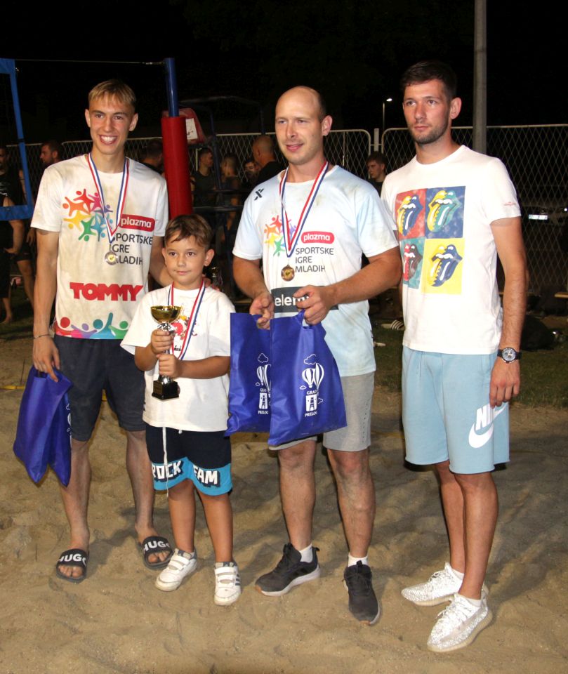 NAPETA ZAVRŠNICA CB Eden najbolji među 14 ekipa na turniru u pijesku u Prelogu (3)