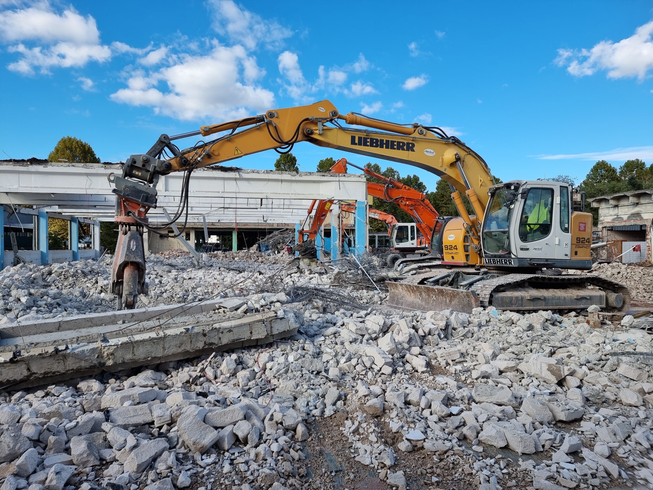 NAŠE USLUGE – naslovna slika NAŠE USLUGE – naslovna slika