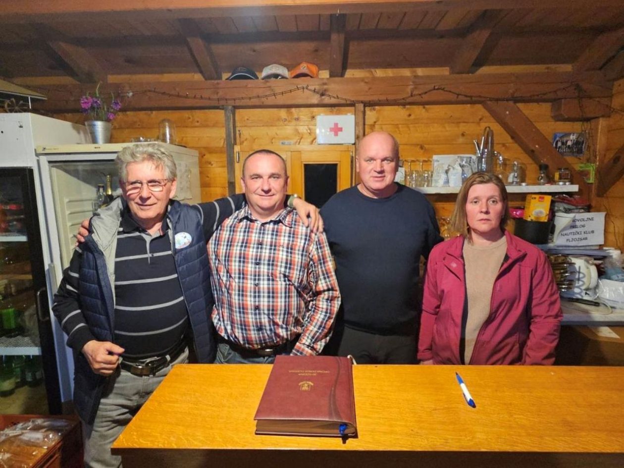 NAUTIČKI KLUB FLJOJSAR Darko Punčikar izabran za predsjednika na izbornoj skupštini (7) NAUTIČKI KLUB FLJOJSAR Darko Punčikar izabran za predsjednika na izbornoj skupštini (7)