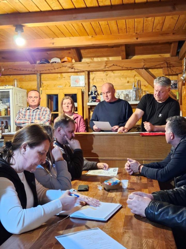 NAUTIČKI KLUB FLJOJSAR Darko Punčikar izabran za predsjednika na izbornoj skupštini (9) NAUTIČKI KLUB FLJOJSAR Darko Punčikar izabran za predsjednika na izbornoj skupštini (9)