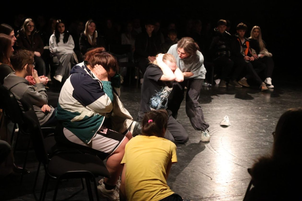 NE-NASILJE VOL. 2 Festival u Čakovcu otvorio teme mentalnog zdravlja i prevencije nasilja (11) NE-NASILJE VOL. 2 Festival u Čakovcu otvorio teme mentalnog zdravlja i prevencije nasilja (11)