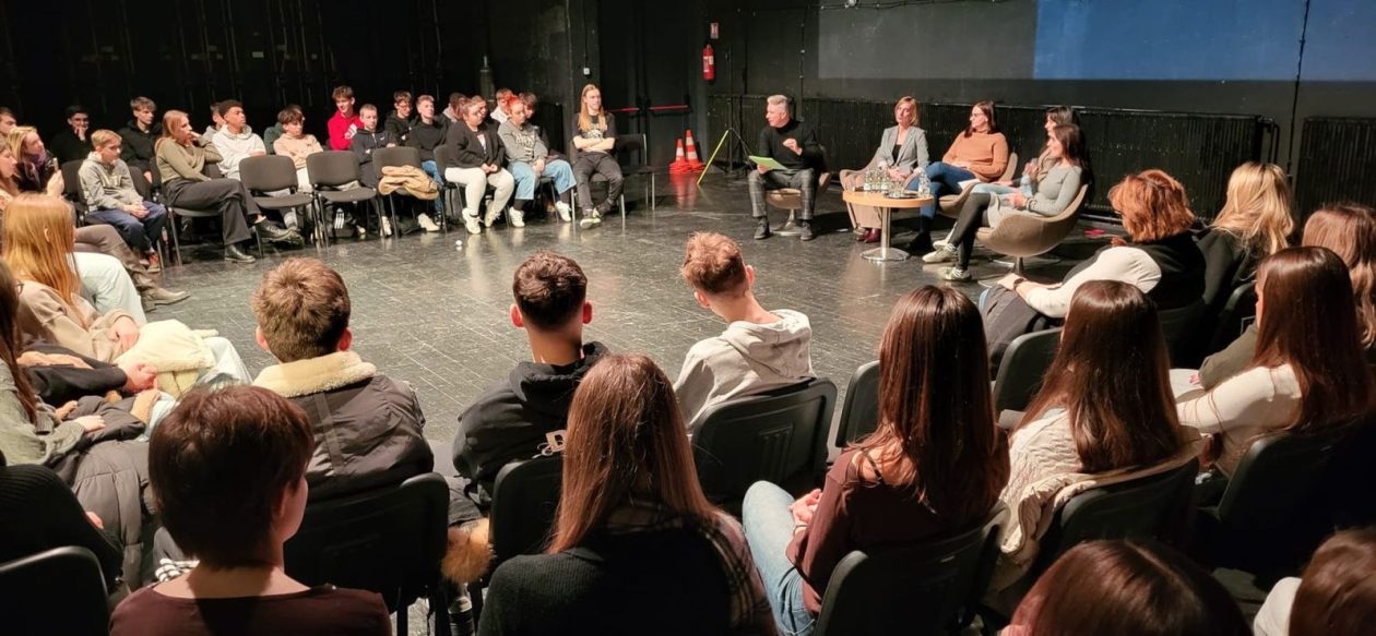 NE-NASILJE VOL. 2 Festival u Čakovcu otvorio teme mentalnog zdravlja i prevencije nasilja (5) NE-NASILJE VOL. 2 Festival u Čakovcu otvorio teme mentalnog zdravlja i prevencije nasilja (5)