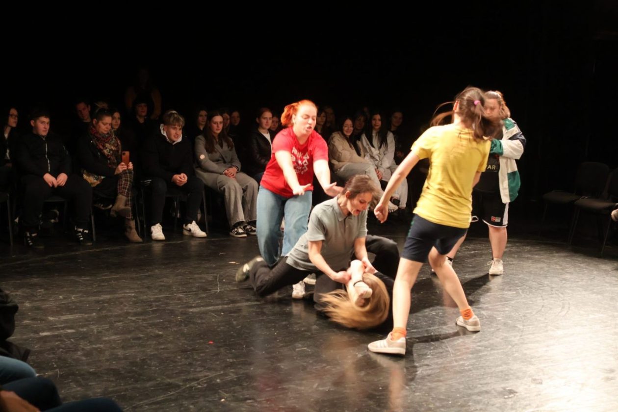 NE-NASILJE VOL. 2 Festival u Čakovcu otvorio teme mentalnog zdravlja i prevencije nasilja (8) NE-NASILJE VOL. 2 Festival u Čakovcu otvorio teme mentalnog zdravlja i prevencije nasilja (8)