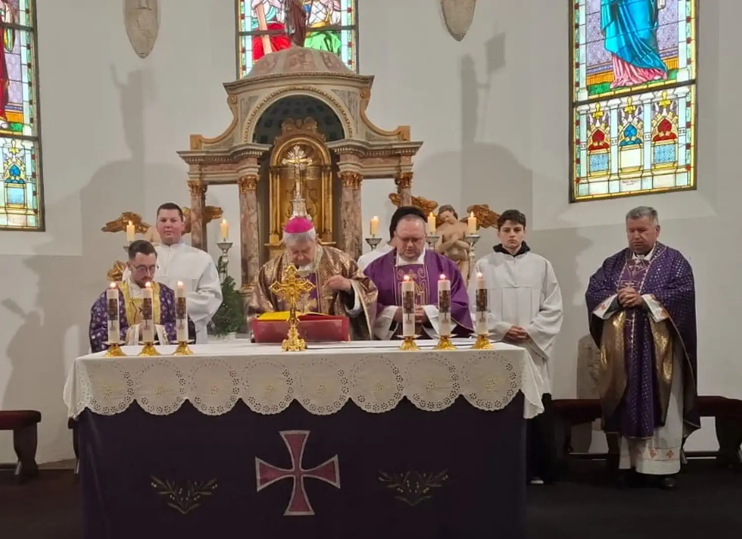 NEDELIŠĆE Biskup Mrzljak i ‘Zagrebački pjevači liječnici’ uveličali svečanost predstavljanja krizmanika (15)