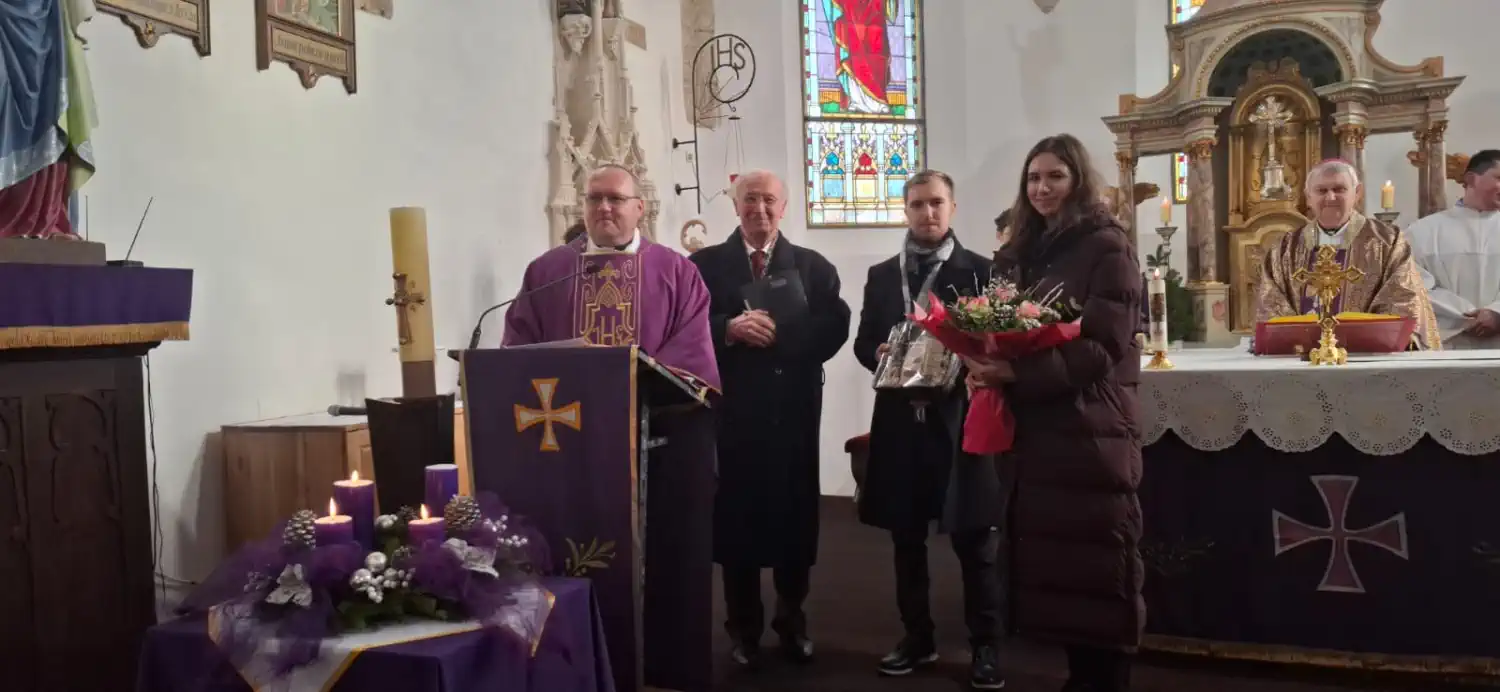 NEDELIŠĆE Biskup Mrzljak i ‘Zagrebački pjevači liječnici’ uveličali svečanost predstavljanja krizmanika (7)