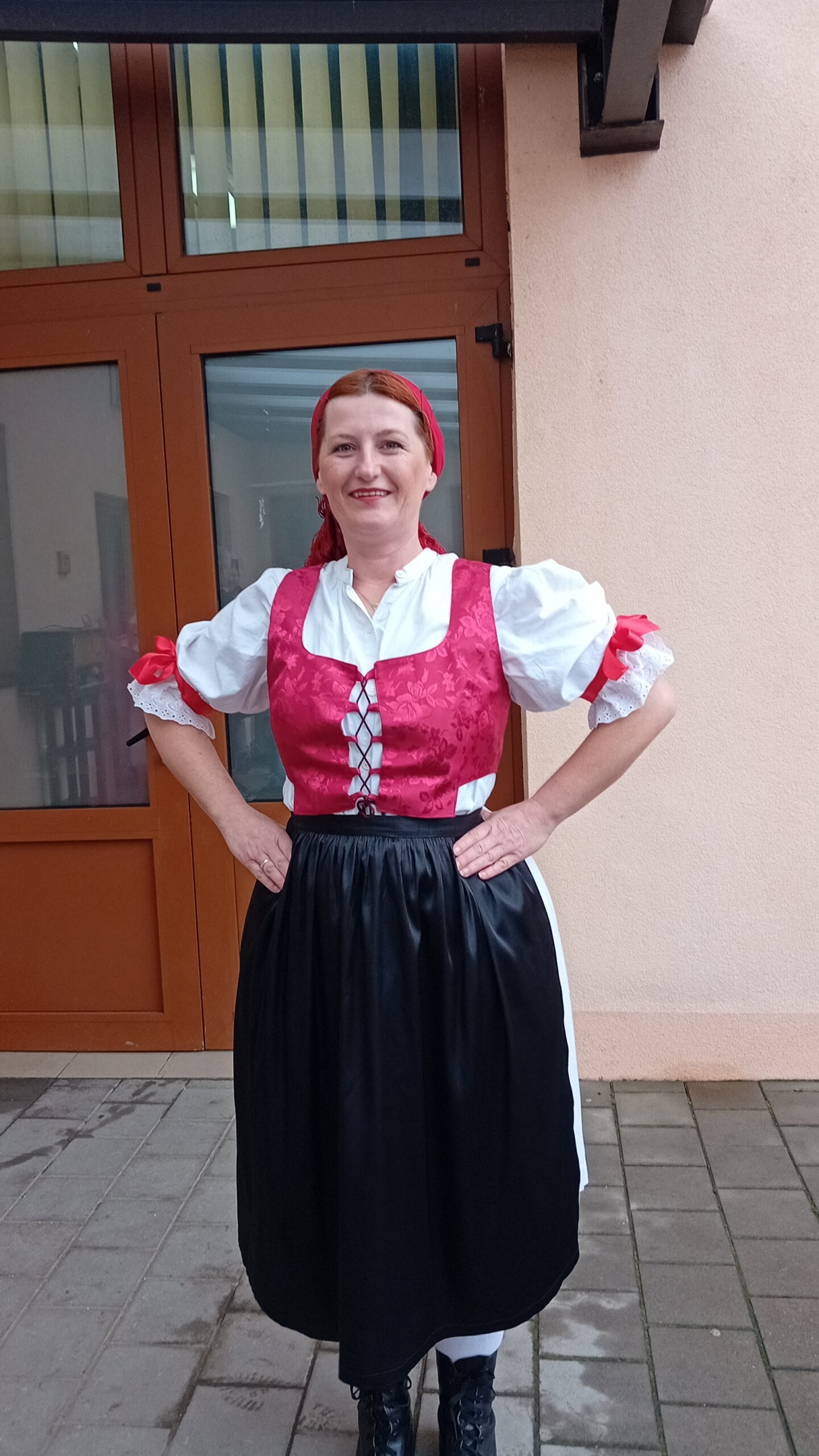 NEDELIŠĆE Folklorom protiv stresa – Jasminka Štimec otkriva svoju strast (7)