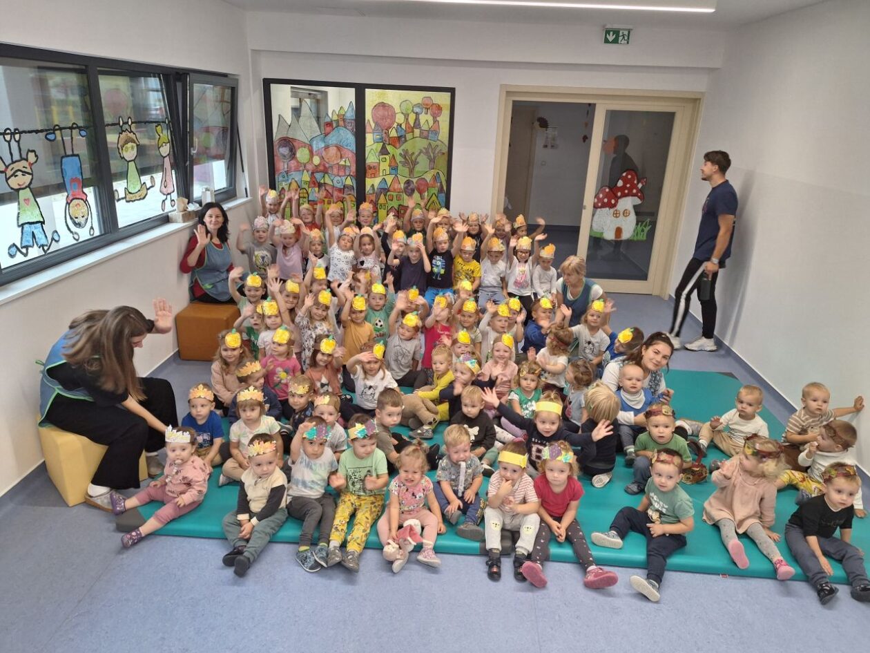 NEDELIŠĆE Jesen stigla u vrtić Zvončić i Lastavicu – djeca uživala u predstavi i igri (3)