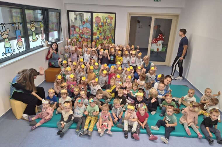 NEDELIŠĆE Jesen stigla u vrtić Zvončić i Lastavicu – djeca uživala u predstavi i igri (3)