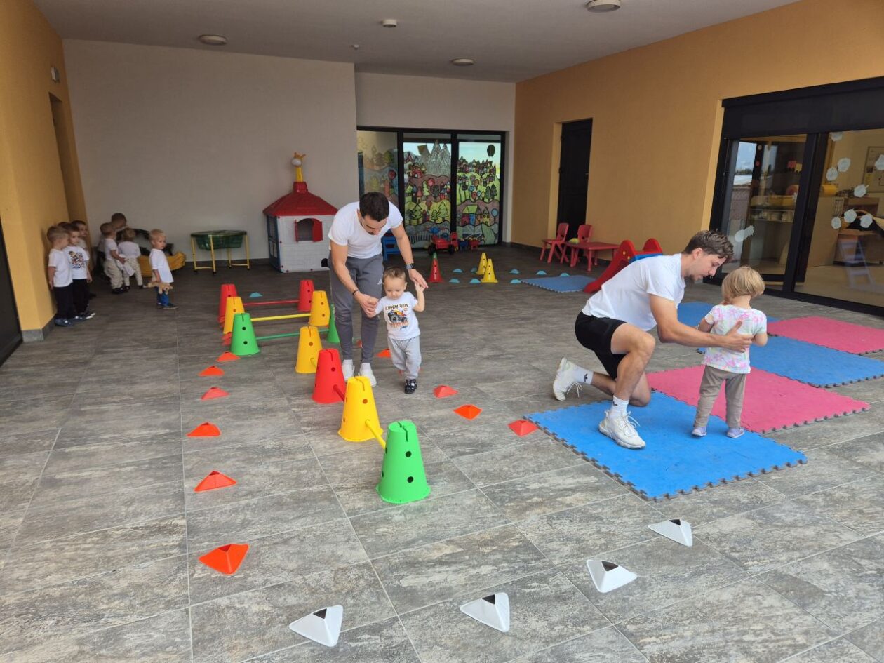 NEDELIŠĆE Olimpijski dan u Zvončiću Mališani u bijelim majicama slavili sport i igru (2) NEDELIŠĆE Olimpijski dan u Zvončiću Mališani u bijelim majicama slavili sport i igru (2)