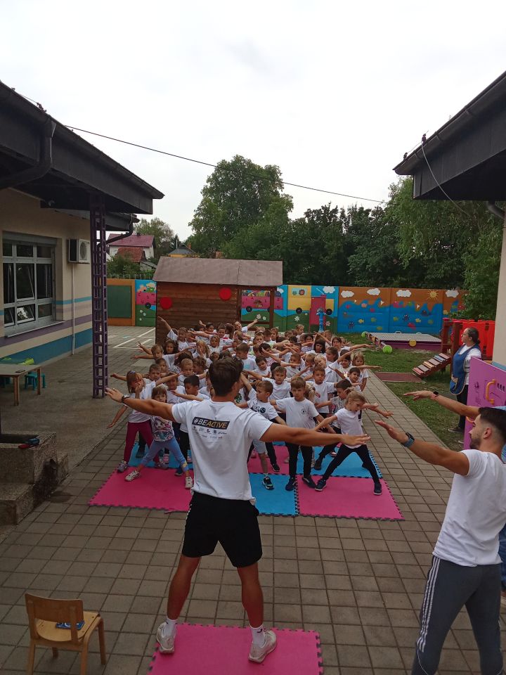 NEDELIŠĆE Olimpijski dan u Zvončiću Mališani u bijelim majicama slavili sport i igru (6)