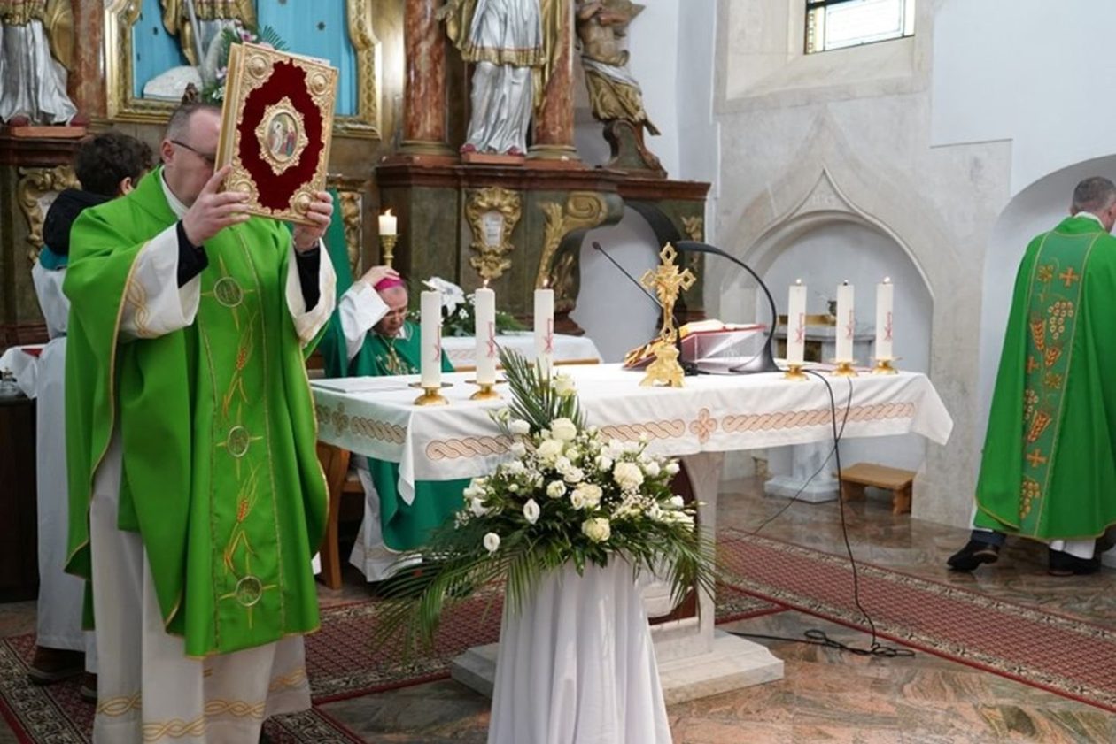 NEDJELJA BOŽJE RIJEČI Devetnaest čitača postavljeno u službu lektora u Sv. Martinu na Muri (12)