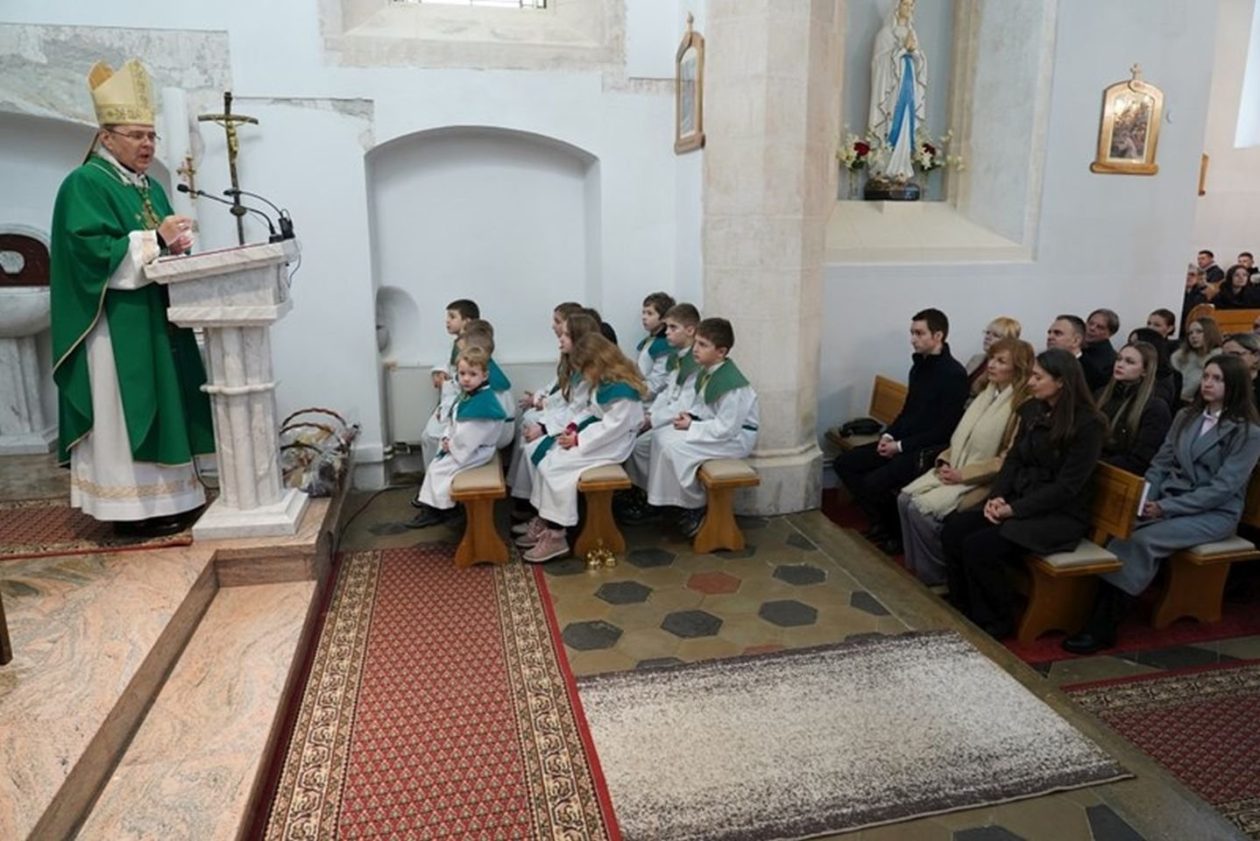 NEDJELJA BOŽJE RIJEČI Devetnaest čitača postavljeno u službu lektora u Sv. Martinu na Muri (14)