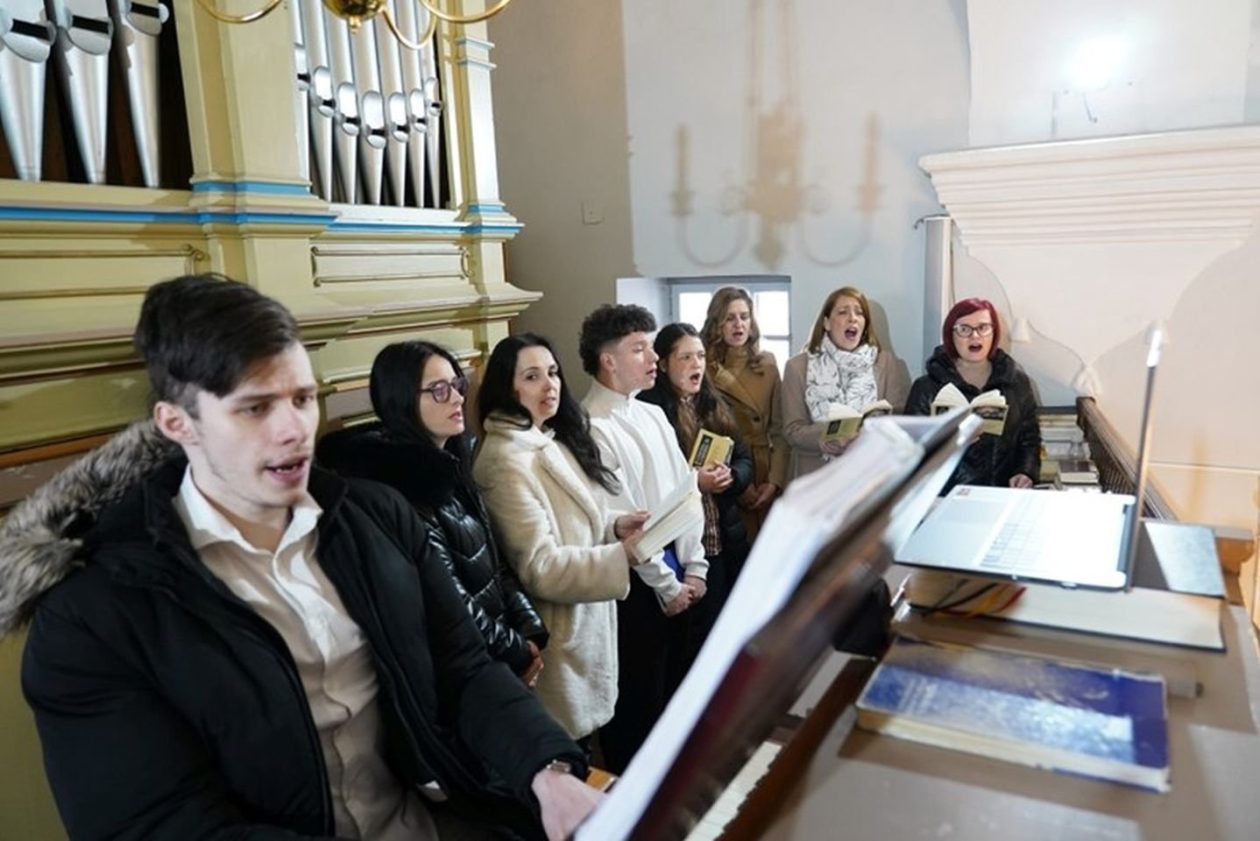 NEDJELJA BOŽJE RIJEČI Devetnaest čitača postavljeno u službu lektora u Sv. Martinu na Muri (16)