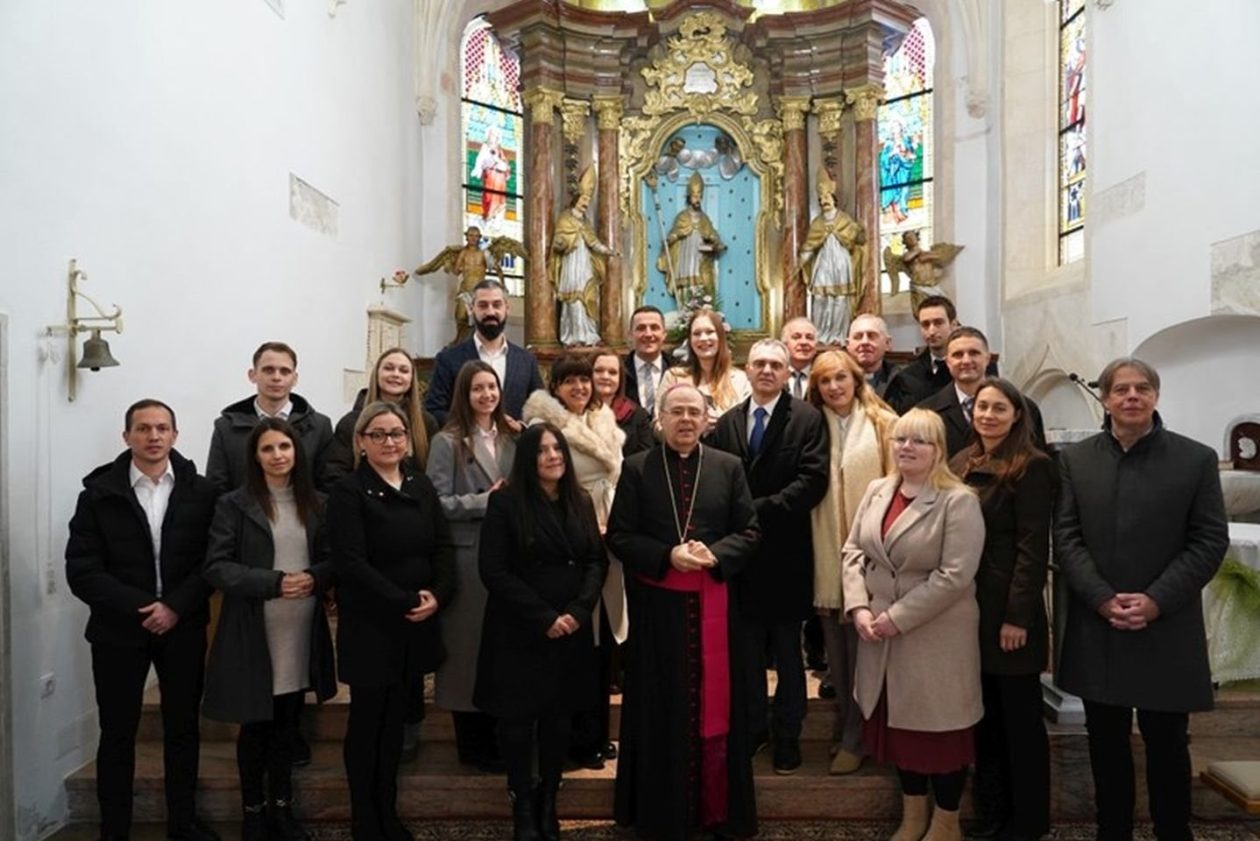 NEDJELJA BOŽJE RIJEČI Devetnaest čitača postavljeno u službu lektora u Sv. Martinu na Muri (17)
