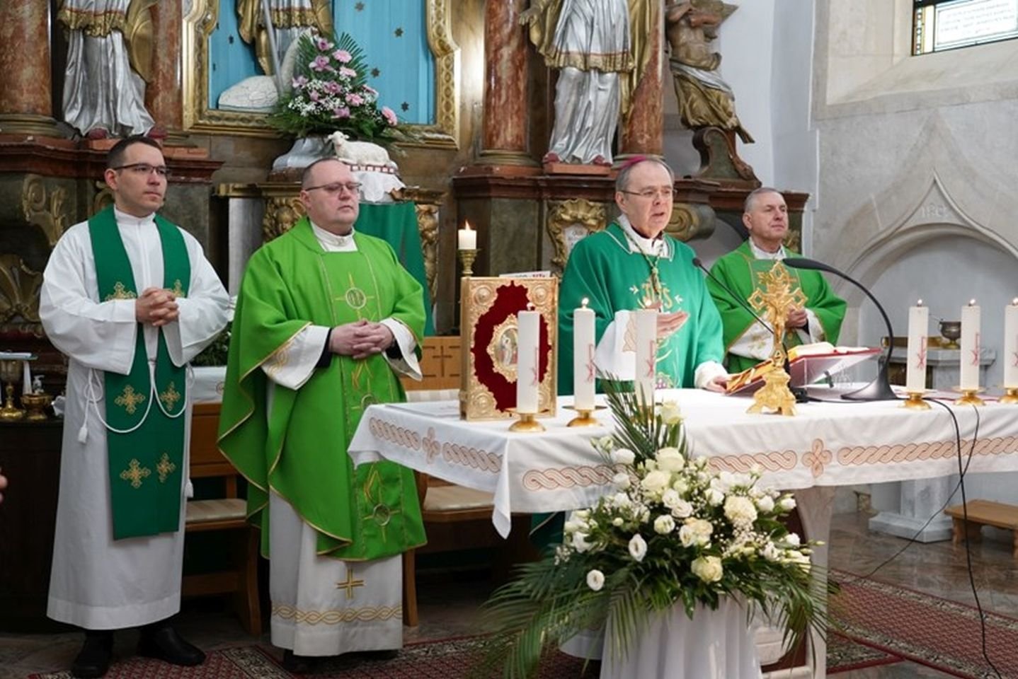NEDJELJA BOŽJE RIJEČI Devetnaest čitača postavljeno u službu lektora u Sv. Martinu na Muri (3) NEDJELJA BOŽJE RIJEČI Devetnaest čitača postavljeno u službu lektora u Sv. Martinu na Muri (3)
