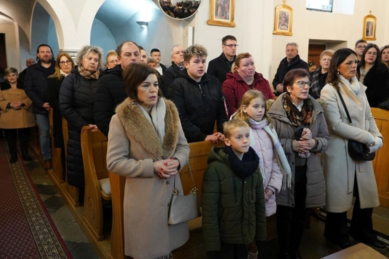 NEDJELJA BOŽJE RIJEČI Devetnaest čitača postavljeno u službu lektora u Sv. Martinu na Muri (6)