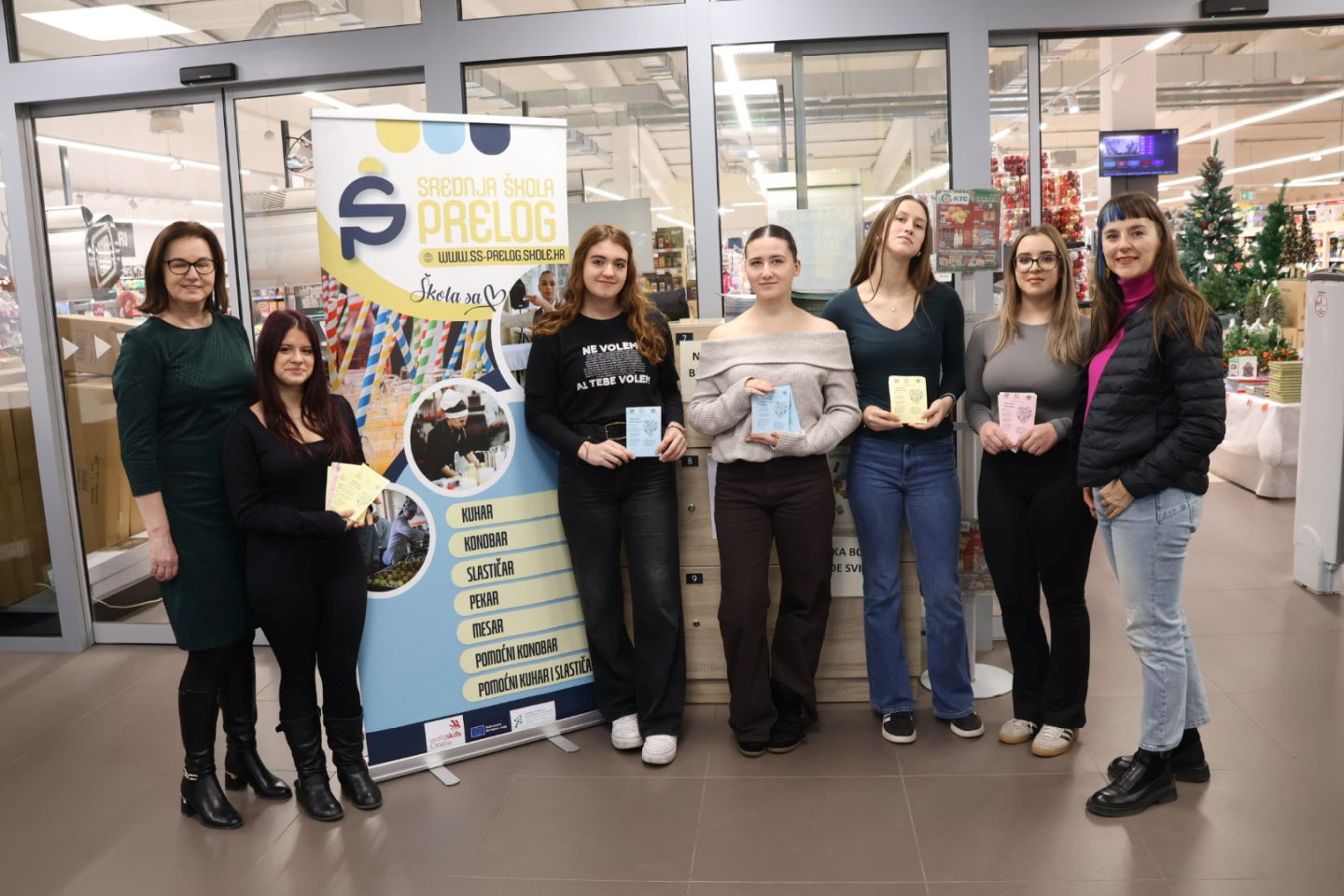 NEKA BOŽIĆ BUDE SVIMA Učenici Srednje škole Prelog sudjelovali u plemenitoj humanitarnoj akciji (2) NEKA BOŽIĆ BUDE SVIMA Učenici Srednje škole Prelog sudjelovali u plemenitoj humanitarnoj akciji (2)
