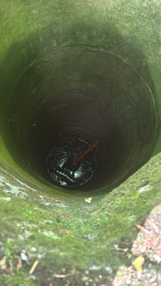 NEOBIČNA INTERVENCIJA U Štrigovi vadili ukradeni semafor iz – zdenca! (1) NEOBIČNA INTERVENCIJA U Štrigovi vadili ukradeni semafor iz – zdenca! (1)