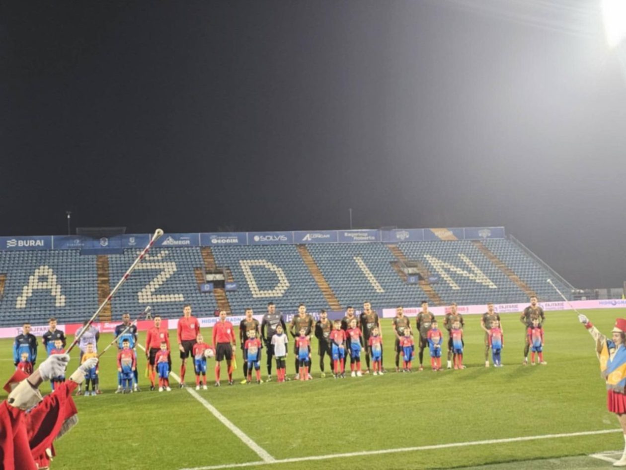 NEZABORAVAN DAN Djeca iz Škole nogometa Općine Mala Subotica na terenu Kupa (11)