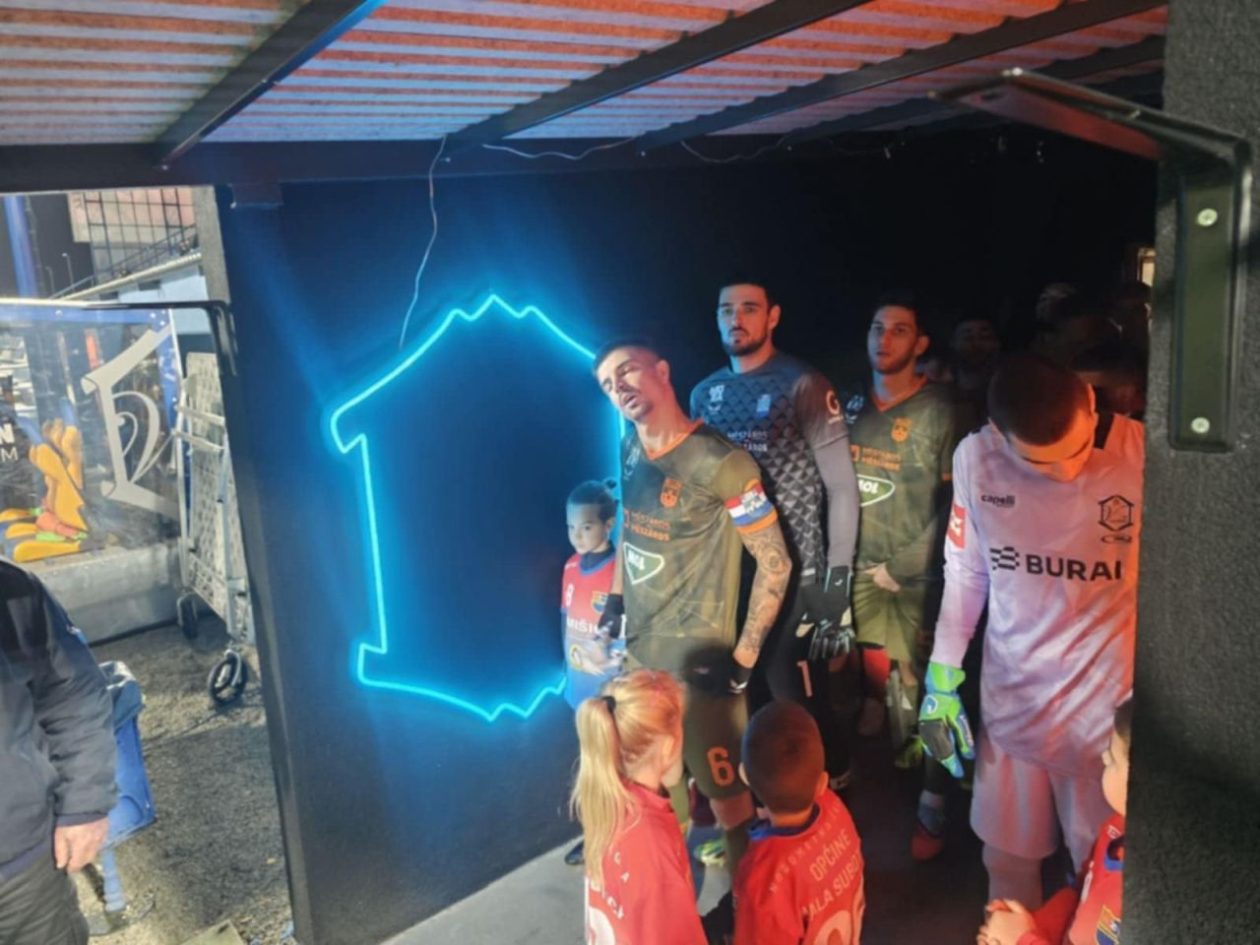 NEZABORAVAN DAN Djeca iz Škole nogometa Općine Mala Subotica na terenu Kupa (6)