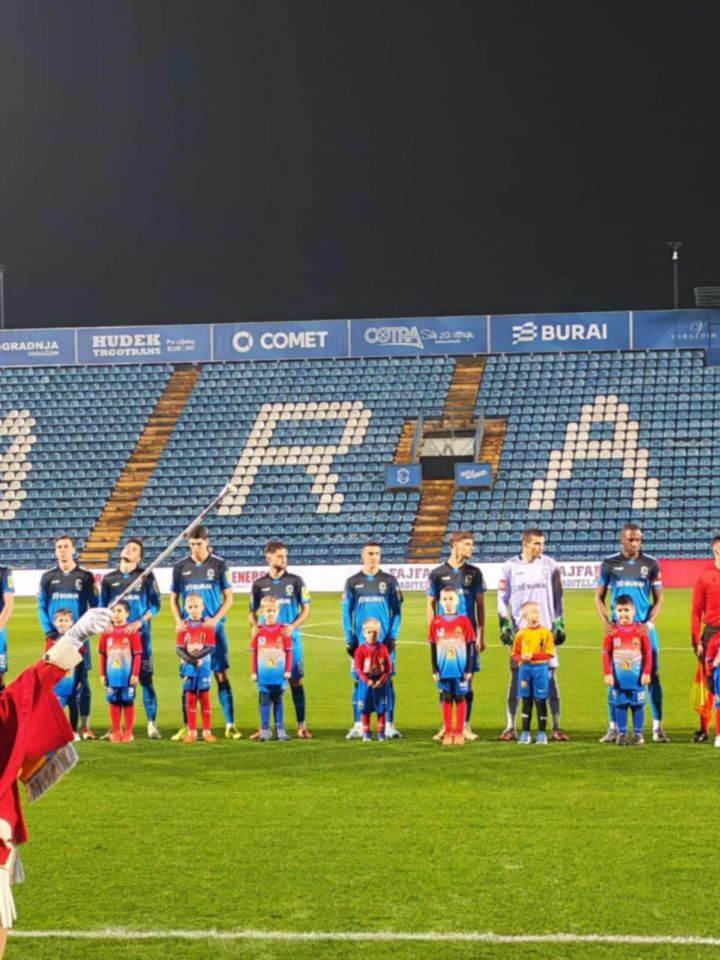 NEZABORAVAN DAN Djeca iz Škole nogometa Općine Mala Subotica na terenu Kupa (9)