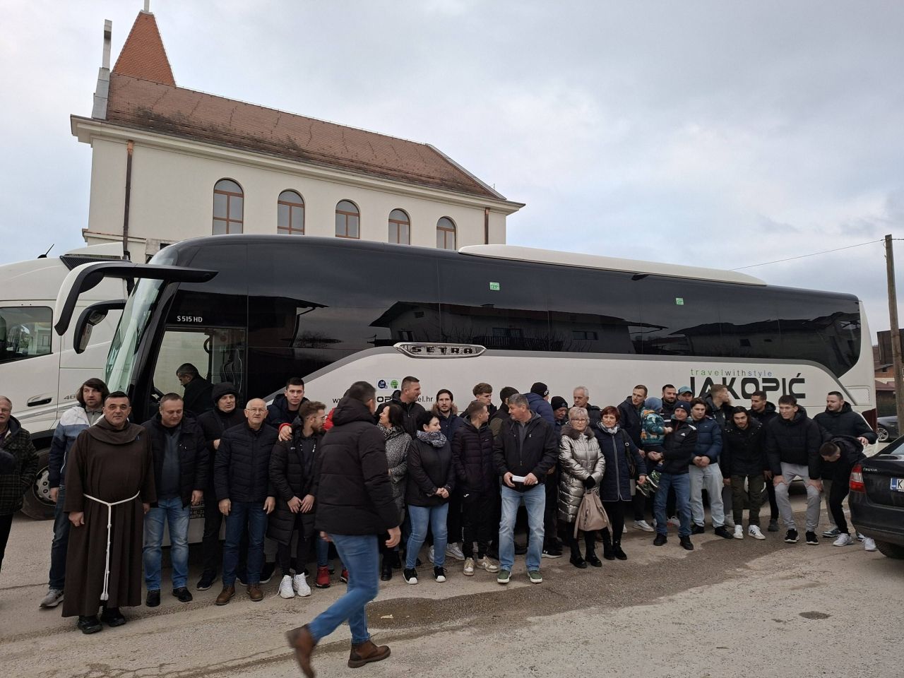 NK BRATSTVO JUROVEC Prijateljska utakmica u čast Nikole Pokrivača završila pobjedom domaćina (2)