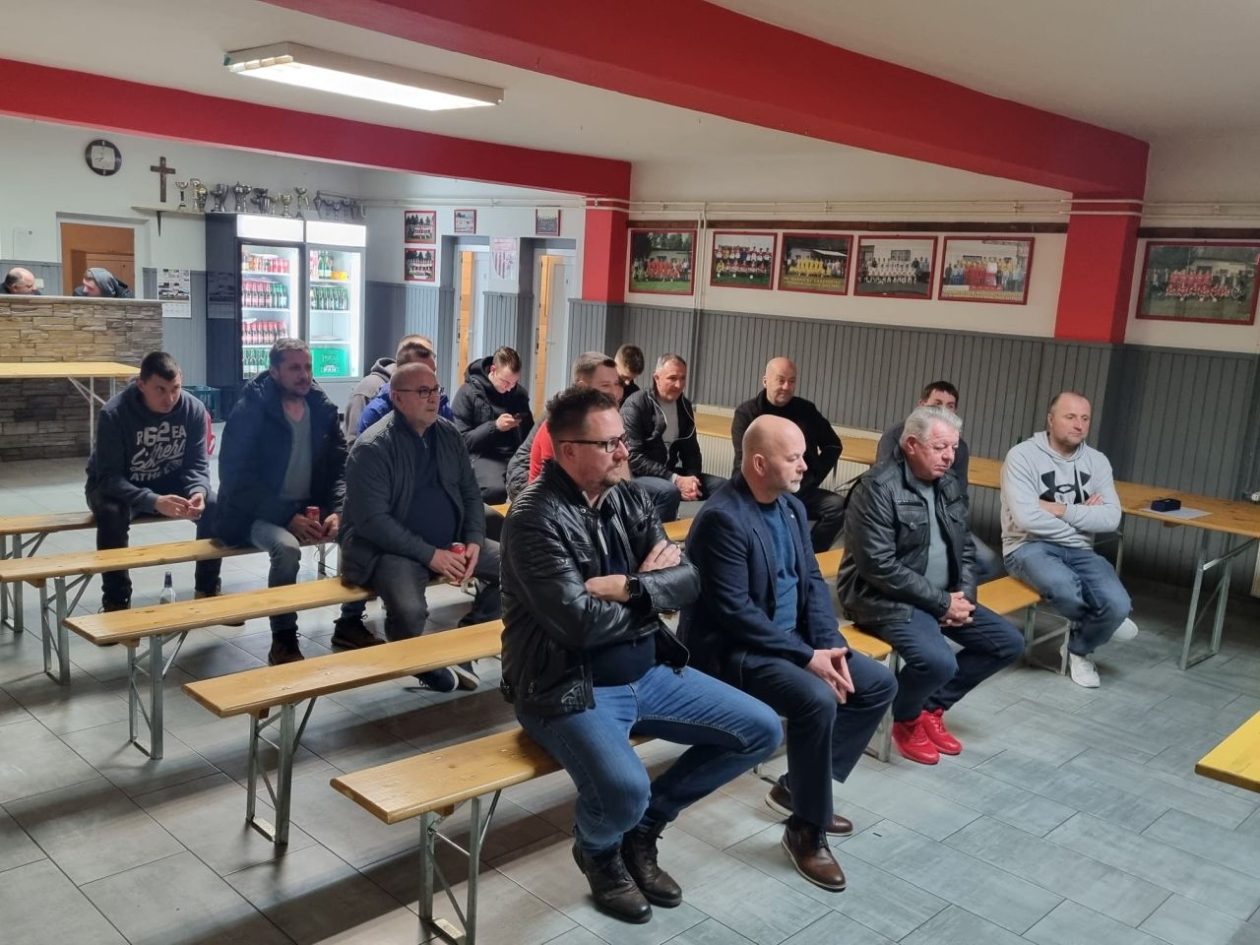 NK RADNIČKI GARDINOVEC Dominik Purić izabran za novog predsjednika kluba (1) NK RADNIČKI GARDINOVEC Dominik Purić izabran za novog predsjednika kluba (1)