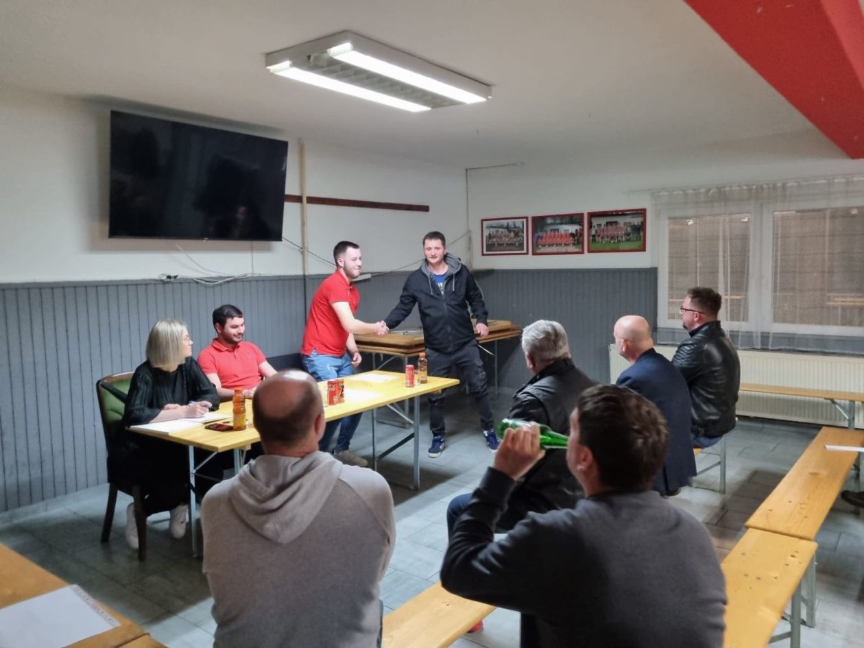 NK RADNIČKI GARDINOVEC Dominik Purić izabran za novog predsjednika kluba (15) NK RADNIČKI GARDINOVEC Dominik Purić izabran za novog predsjednika kluba (15)