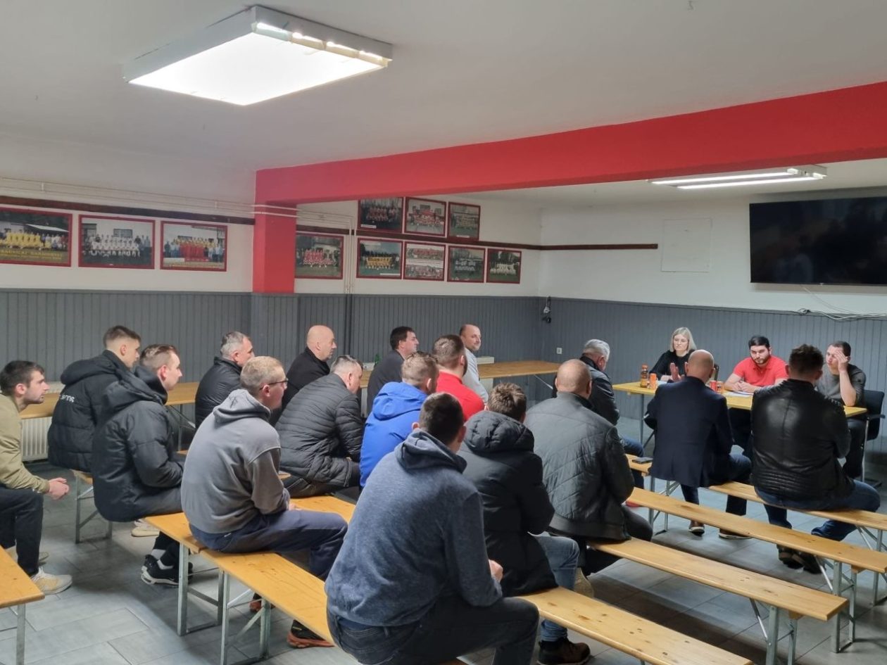 NK RADNIČKI GARDINOVEC Dominik Purić izabran za novog predsjednika kluba (3) NK RADNIČKI GARDINOVEC Dominik Purić izabran za novog predsjednika kluba (3)