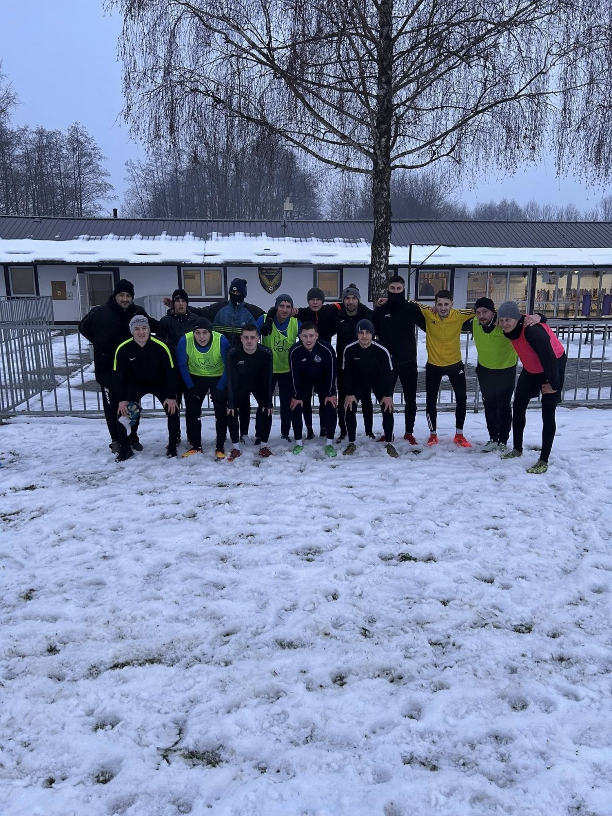 NK Sokol Vratišinec pripreme snijeg nogomet (1)