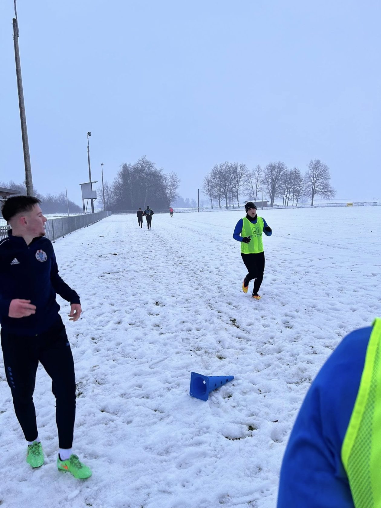 NK Sokol Vratišinec pripreme snijeg nogomet (2)