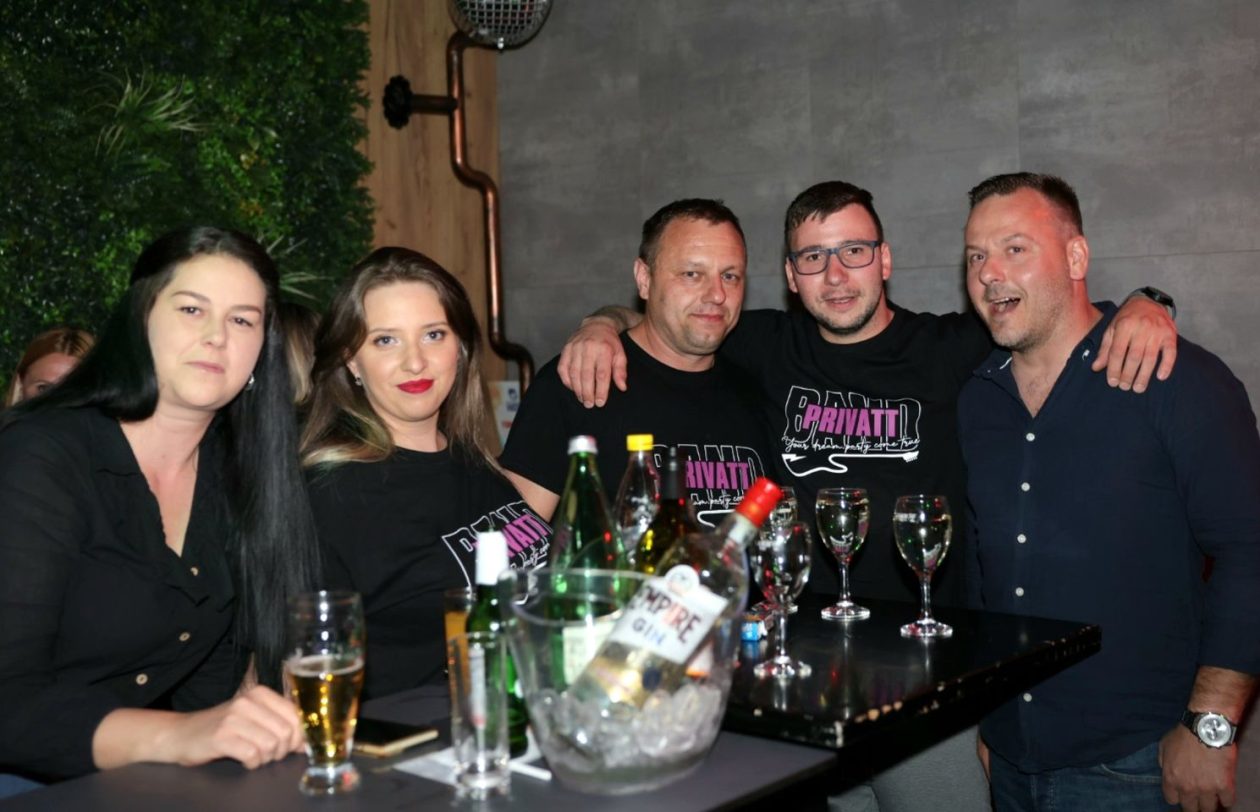 NOĆ PUNA HITOVA Privatt band držao ritam do kasno u noć (17)