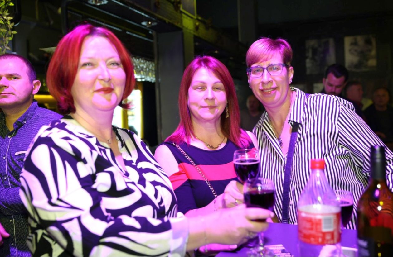 NOĆ PUNA HITOVA Privatt band držao ritam do kasno u noć (2)