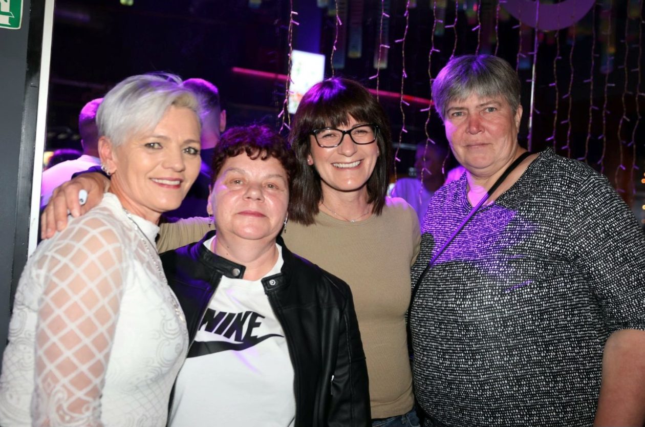 NOĆ PUNA HITOVA Privatt band držao ritam do kasno u noć (20)