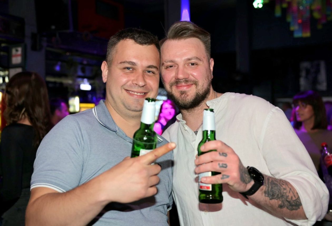 NOĆ PUNA HITOVA Privatt band držao ritam do kasno u noć (22)