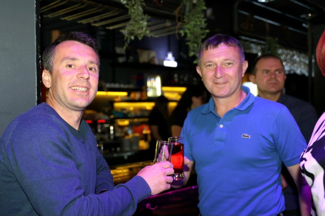 NOĆ PUNA HITOVA Privatt band držao ritam do kasno u noć (27)