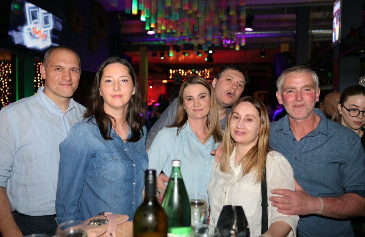 NOĆ PUNA HITOVA Privatt band držao ritam do kasno u noć (28)