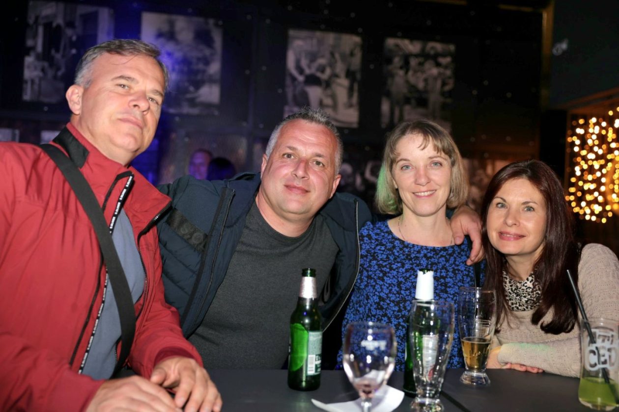 NOĆ PUNA HITOVA Privatt band držao ritam do kasno u noć (4)