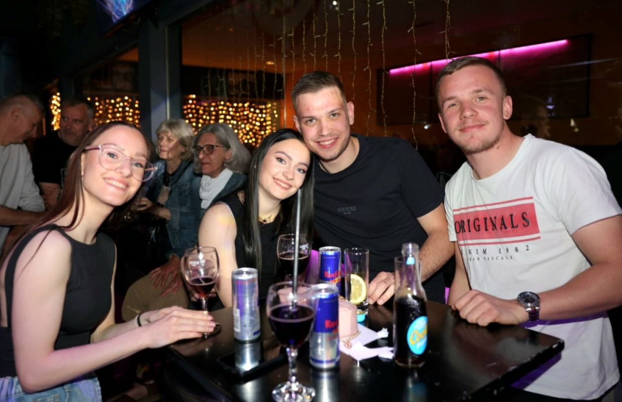 NOĆ PUNA HITOVA Privatt band držao ritam do kasno u noć (7)