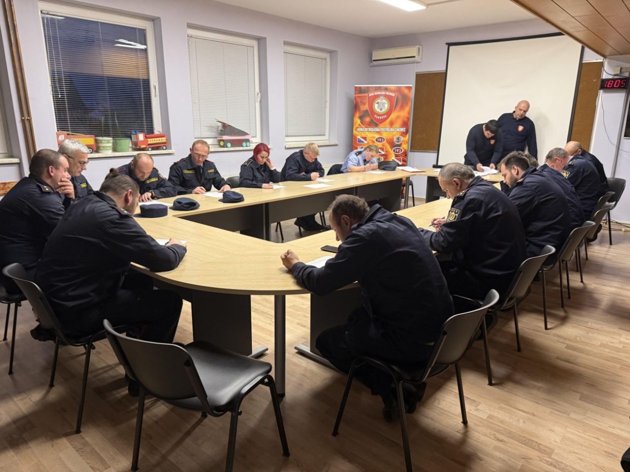 NOVE VJEŠTINE 24 vatrogasca osposobljena za rad s izolacijskim aparatima (2)